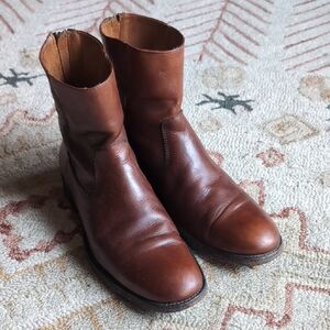 Frye Boots reddish brown size 9